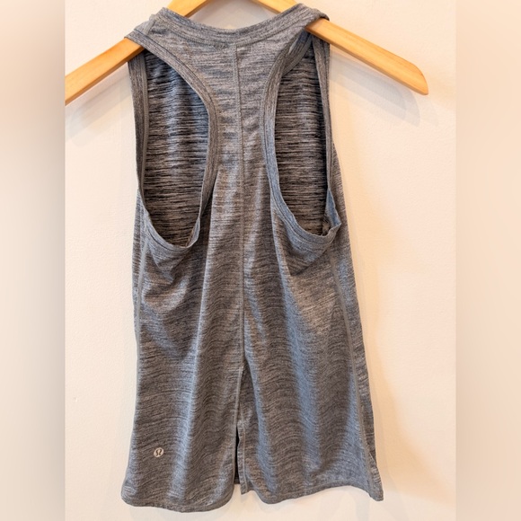 lululemon Gray Racerback Tank Size 6 Workout Active‎ Top - Picture 2 of 6